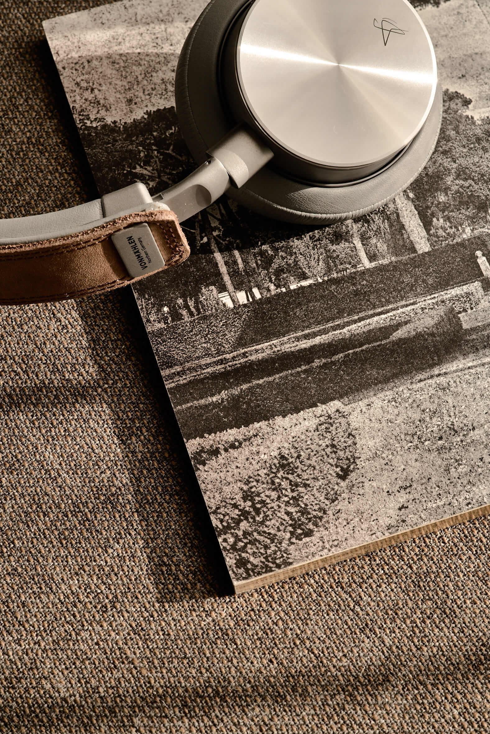 Bold Campus Bold Room Headphones Detail