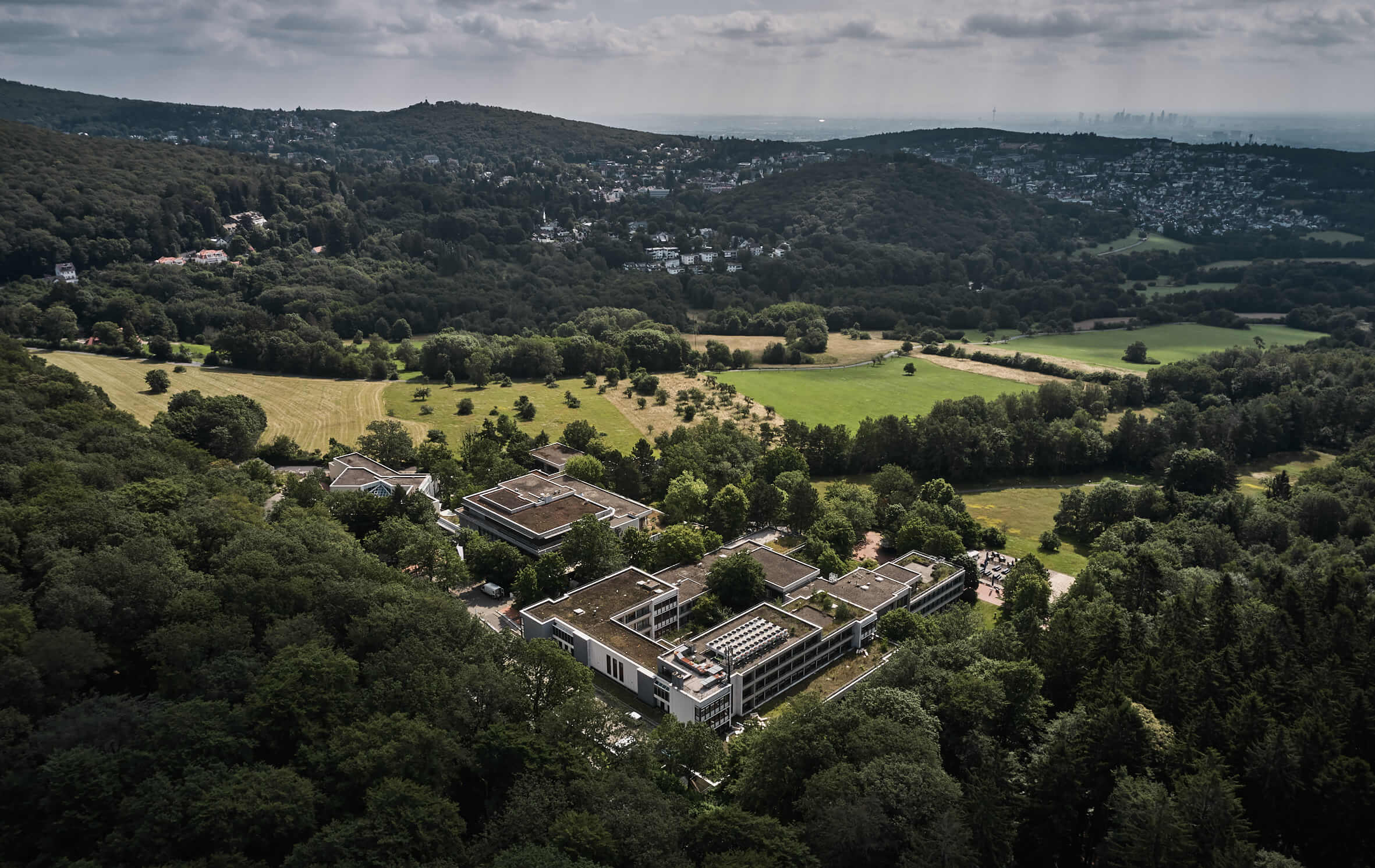 Bold Campus Koenigstein Skyline Frankfurt Birdseye View Angle