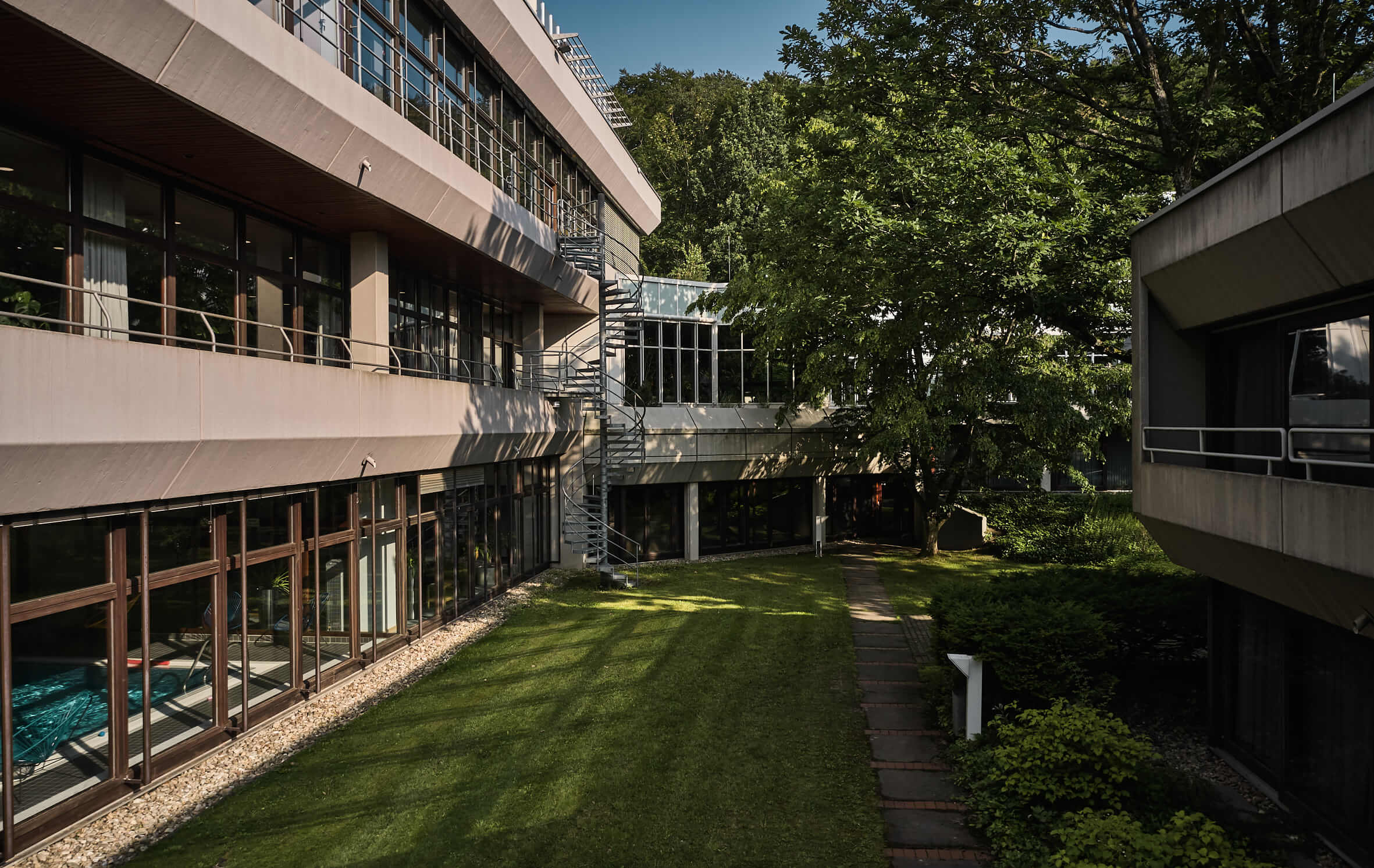 Bold Campus Main House Panorama House Angle