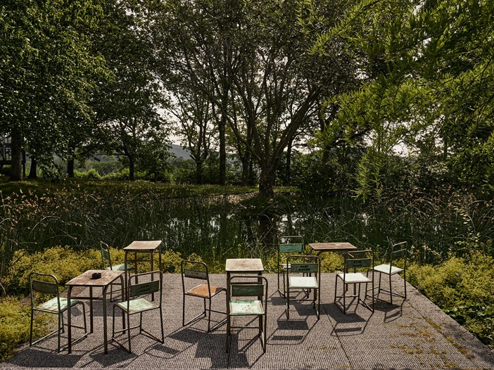 Bold Campus Pond Chairs Totale