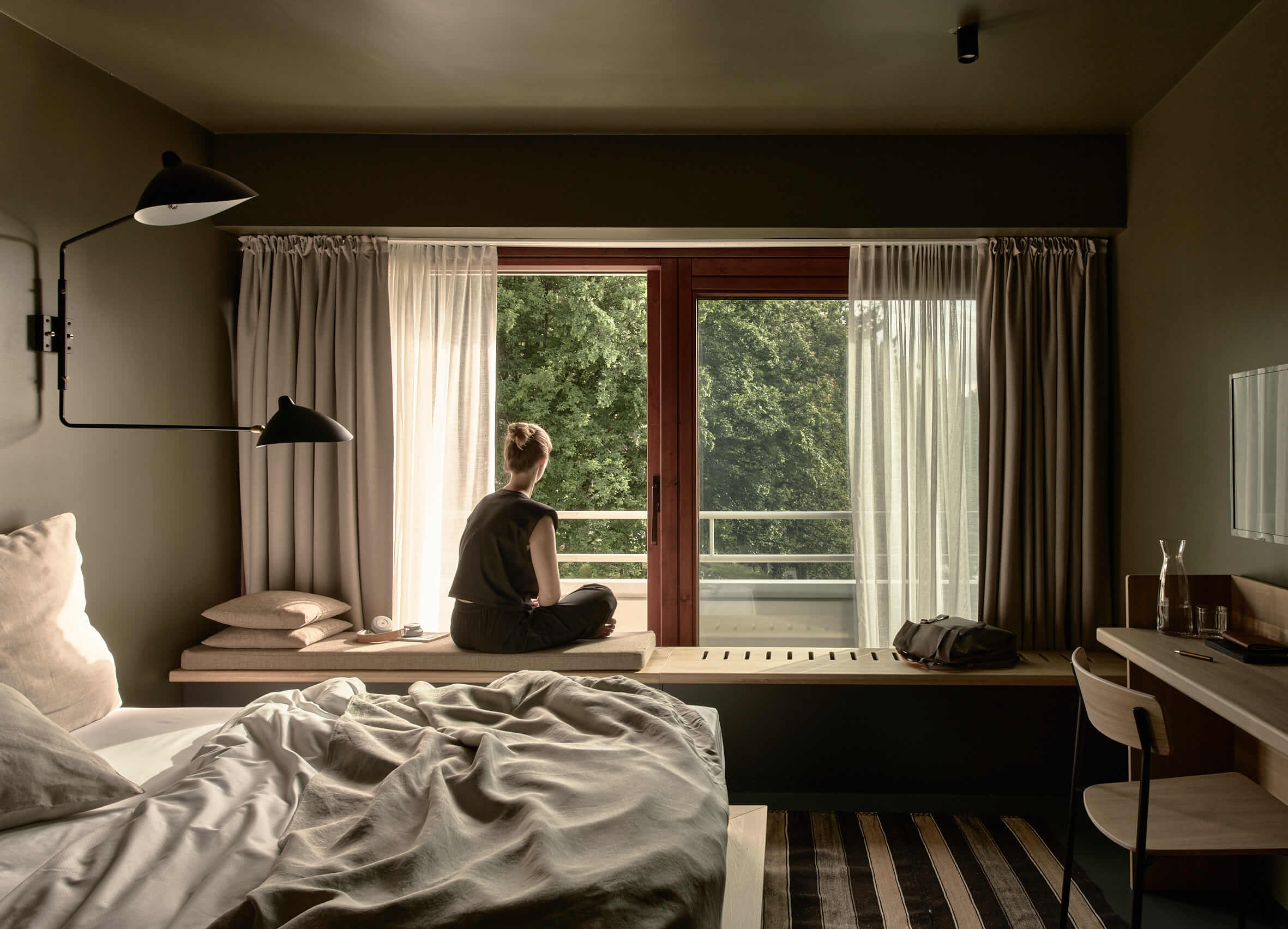 Bold Campus Bold Room Open Window Woman Sitting Totale